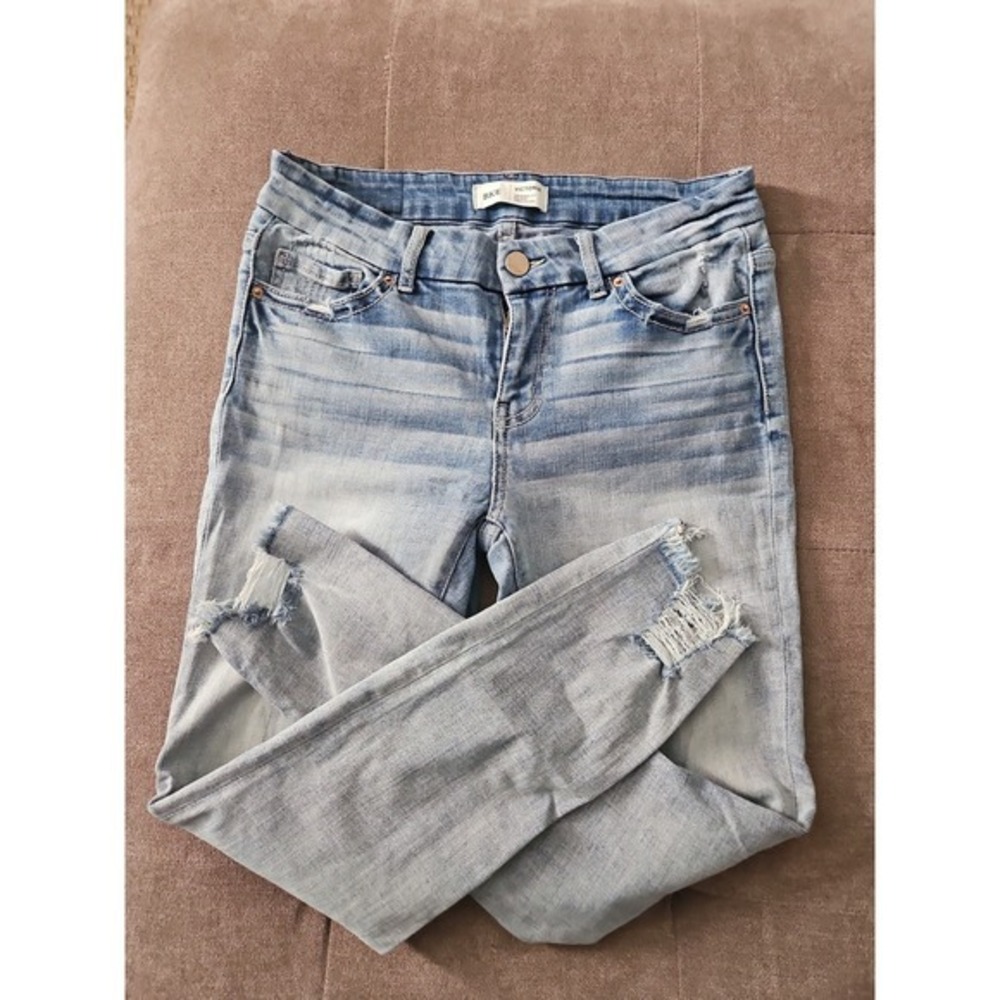 BKE Victoria Ankle Skinny Jeans Light Wash Size 28 Mid Rise Distressed Raw Hem